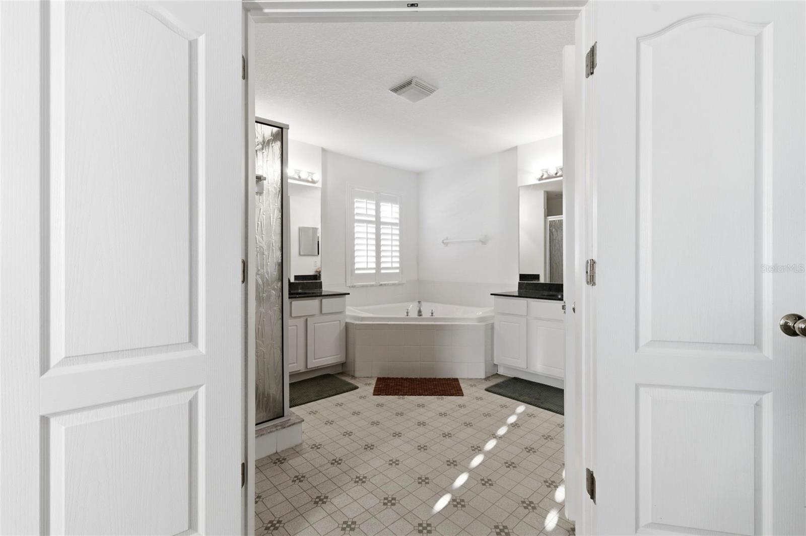 Listing photo id 43 for 8131 Lucidul Court