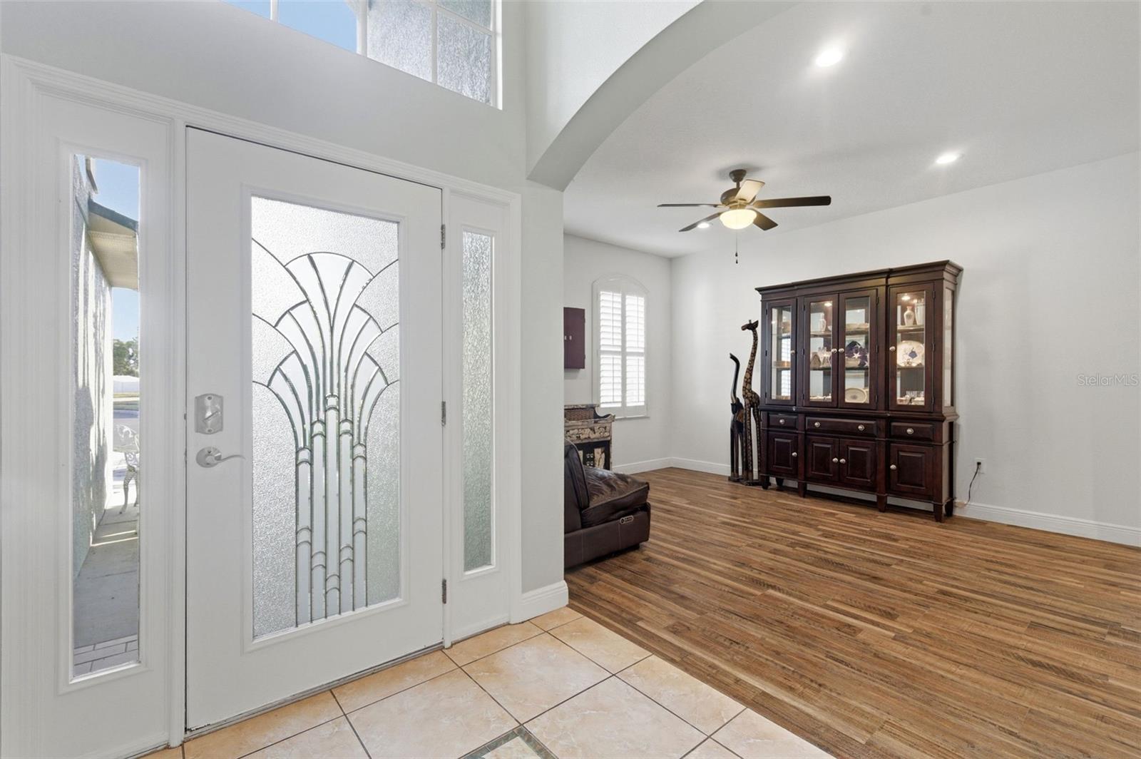 Listing photo id 3 for 8131 Lucidul Court