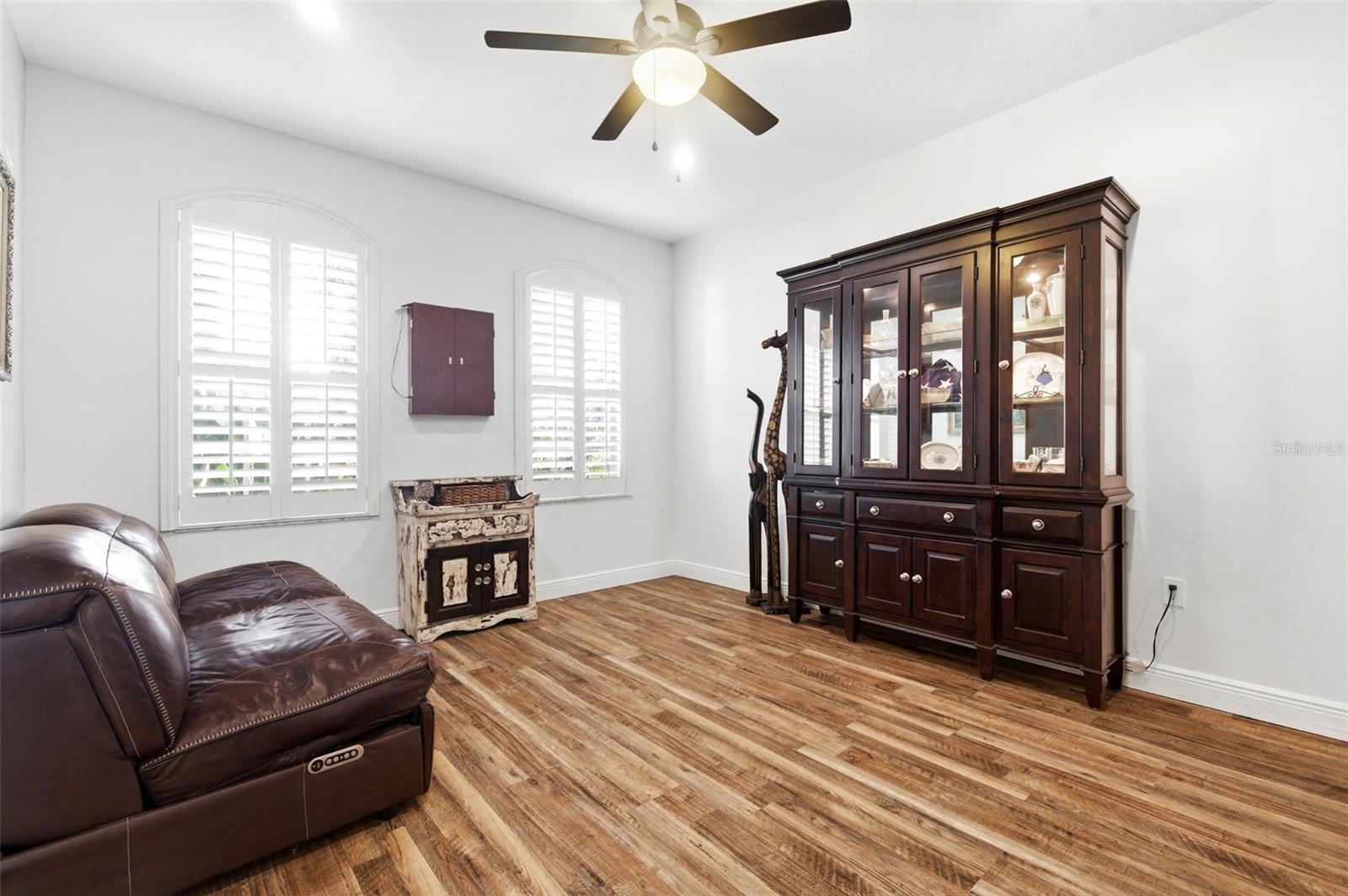 Listing photo id 4 for 8131 Lucidul Court