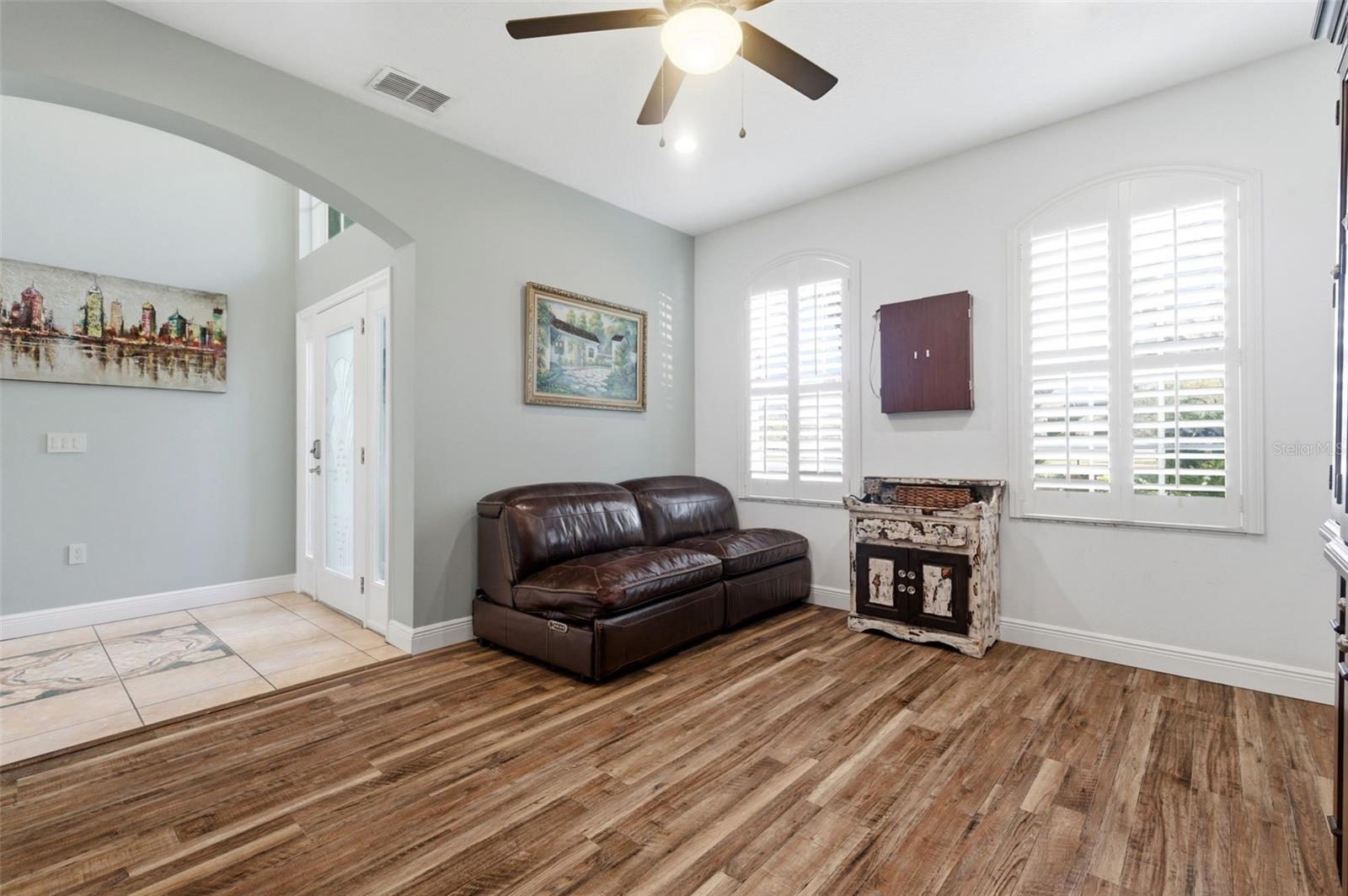 Listing photo id 5 for 8131 Lucidul Court