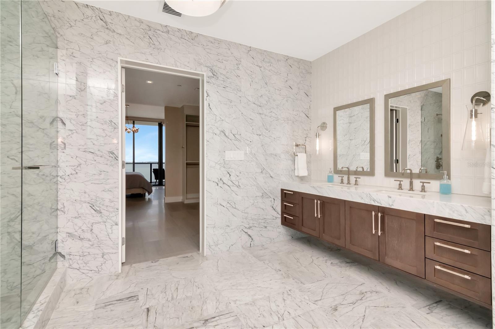 Image 21 of 58 For 2912 Santiago Street 804