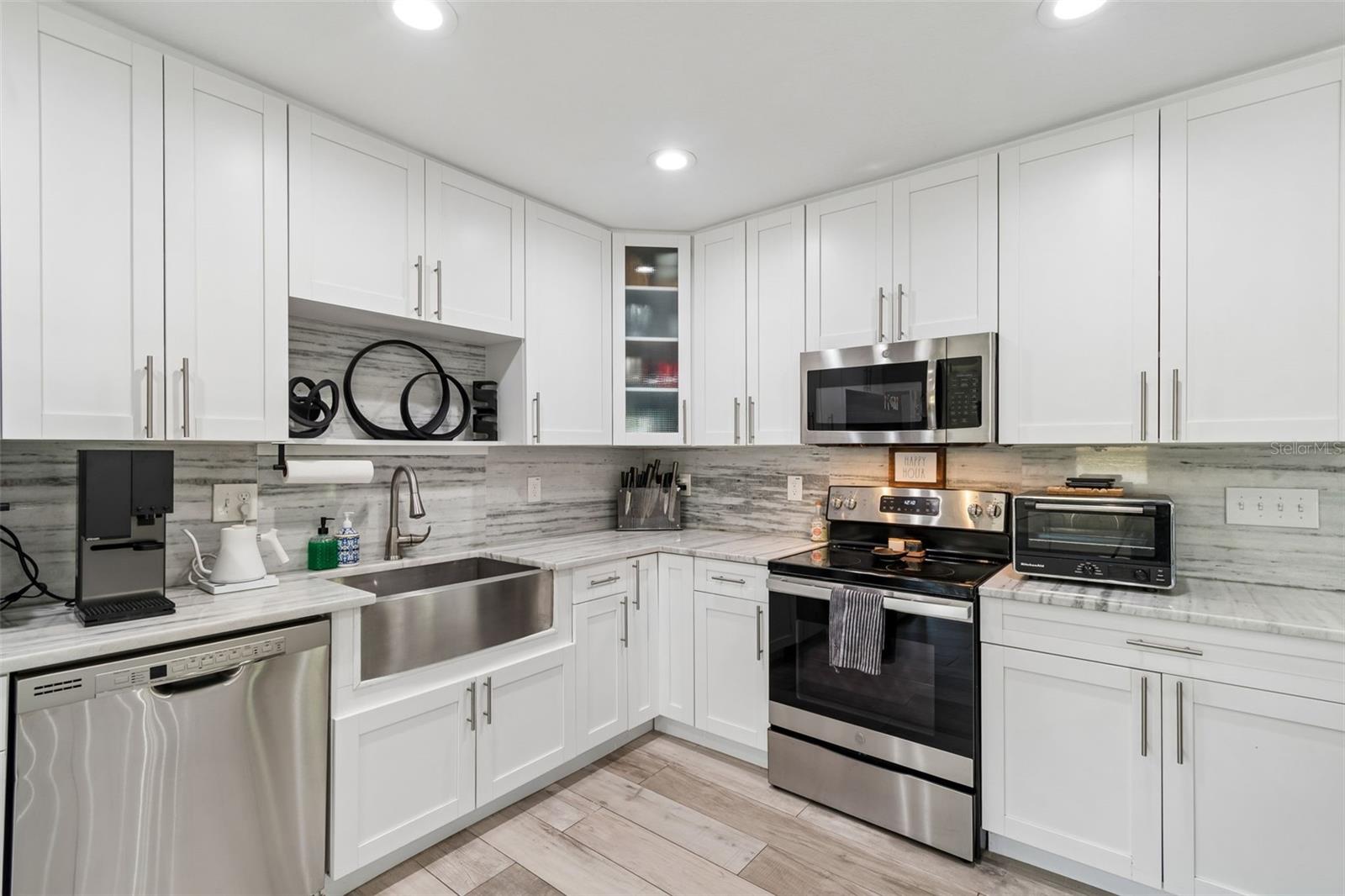 Image 11 of 38 For 4611 Paxton Avenue