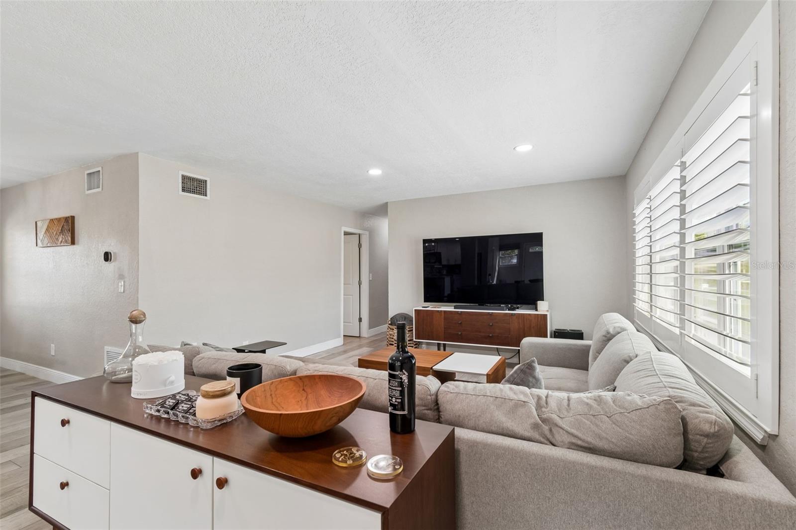 Image 16 of 38 For 4611 Paxton Avenue