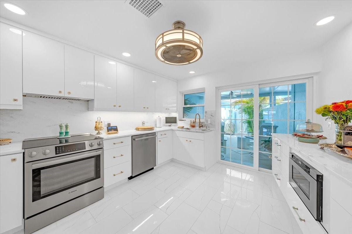 Image 10 of 32 For 685 Boca Ciega Point Boulevard S