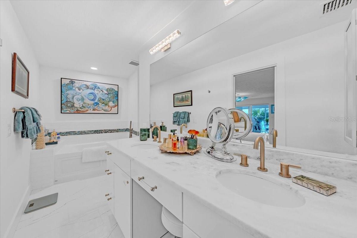 Image 13 of 32 For 685 Boca Ciega Point Boulevard S