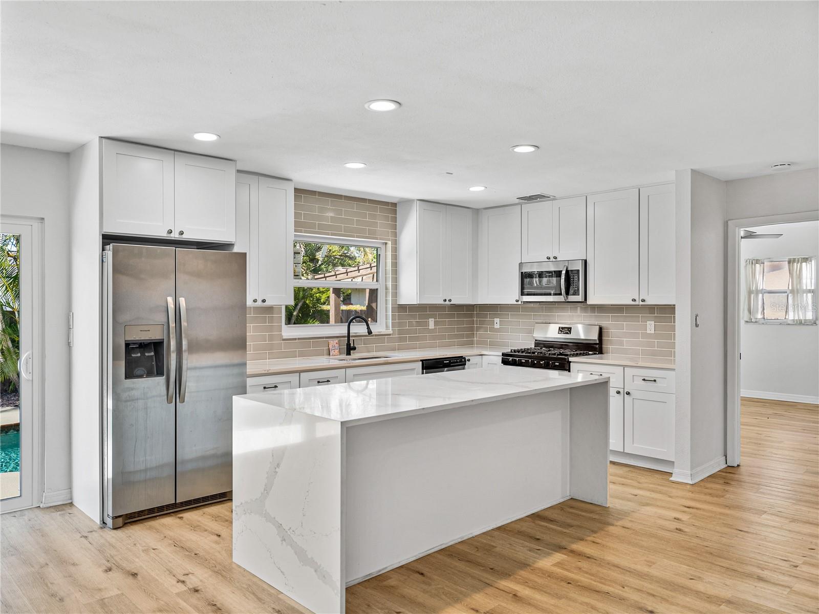 Image 10 of 32 For 6000 19th Street Ne