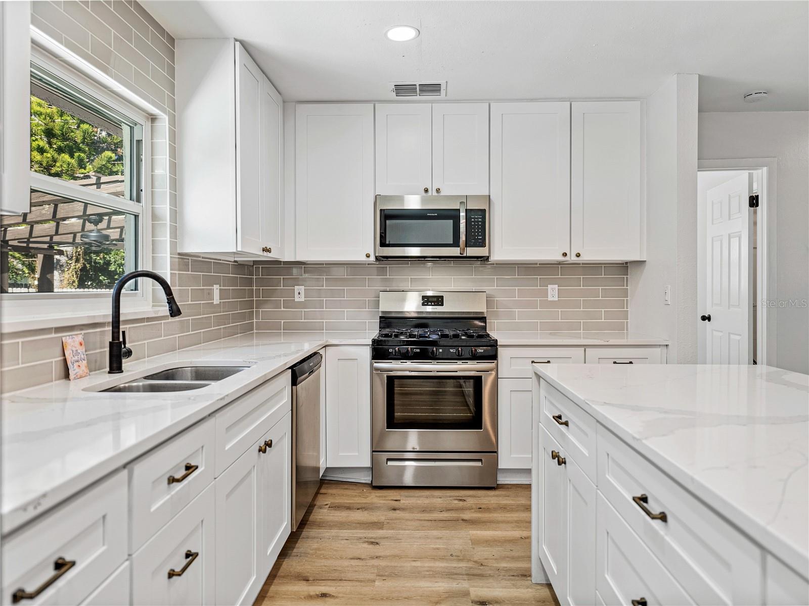 Image 12 of 32 For 6000 19th Street Ne