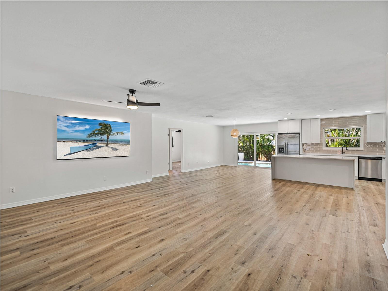 Image 7 of 32 For 6000 19th Street Ne