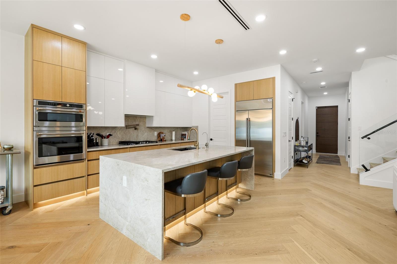 Image 10 of 55 For 910 West Street