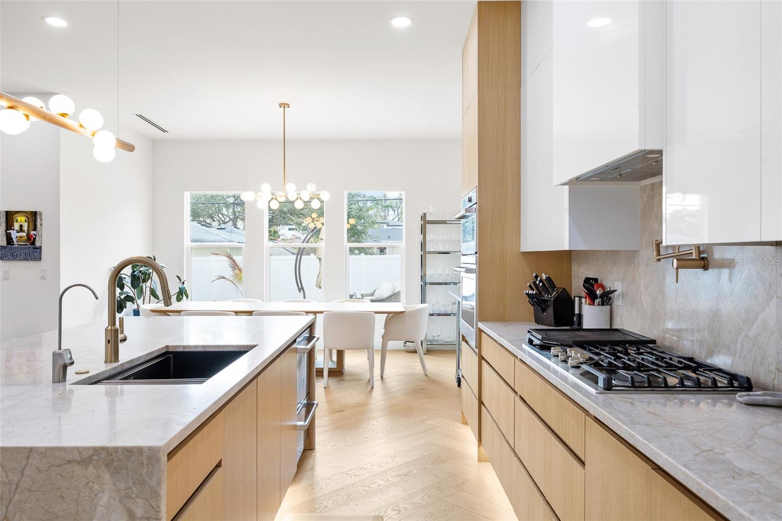 Image 11 of 55 For 910 West Street