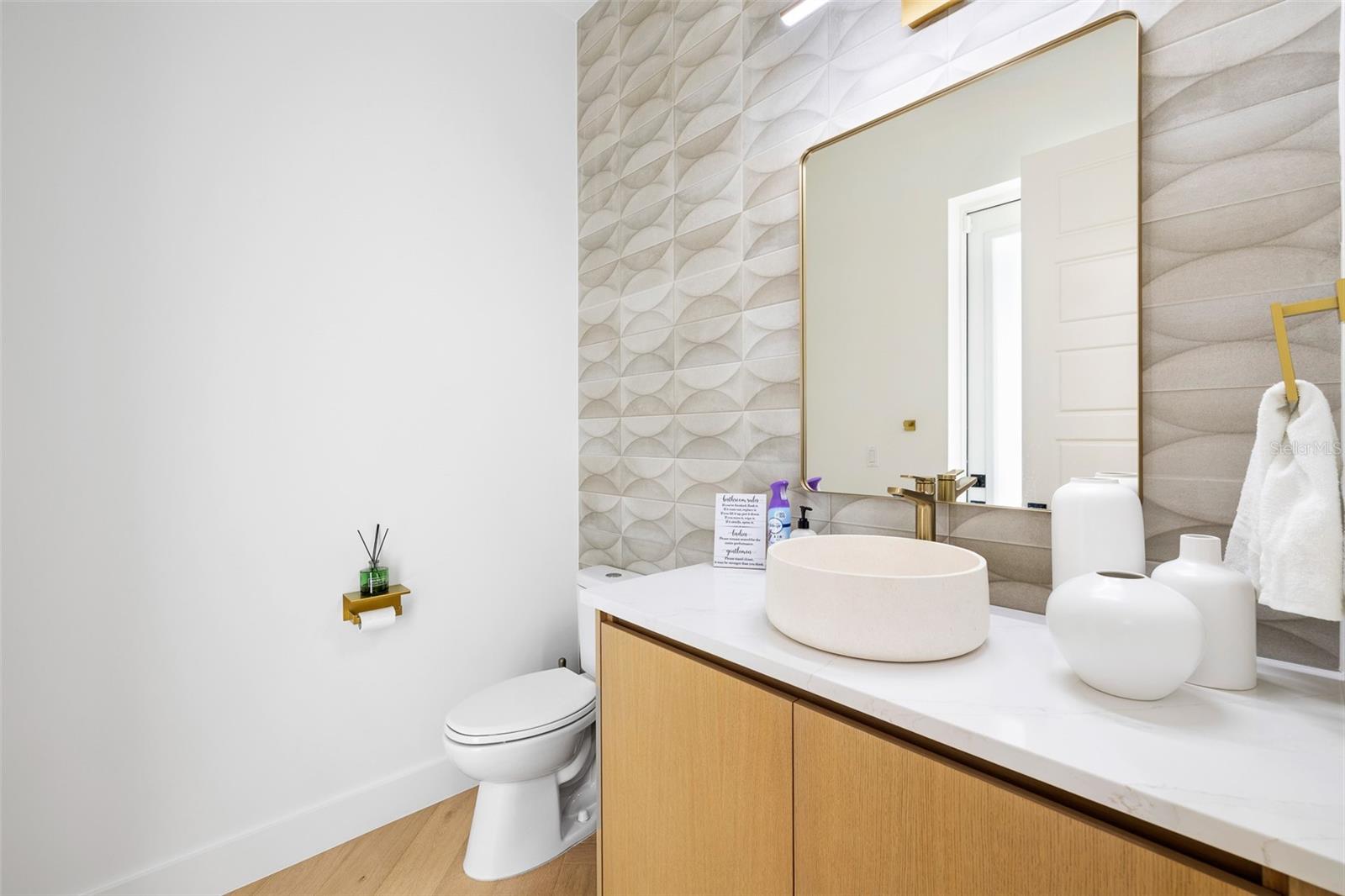 Image 19 of 55 For 910 West Street