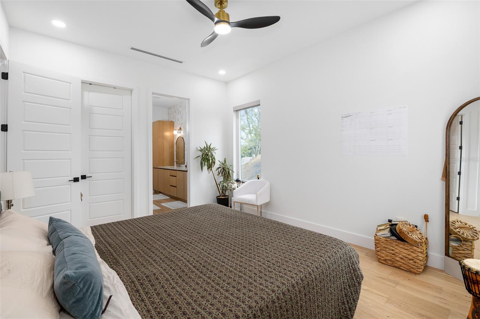 Image 34 of 55 For 910 West Street