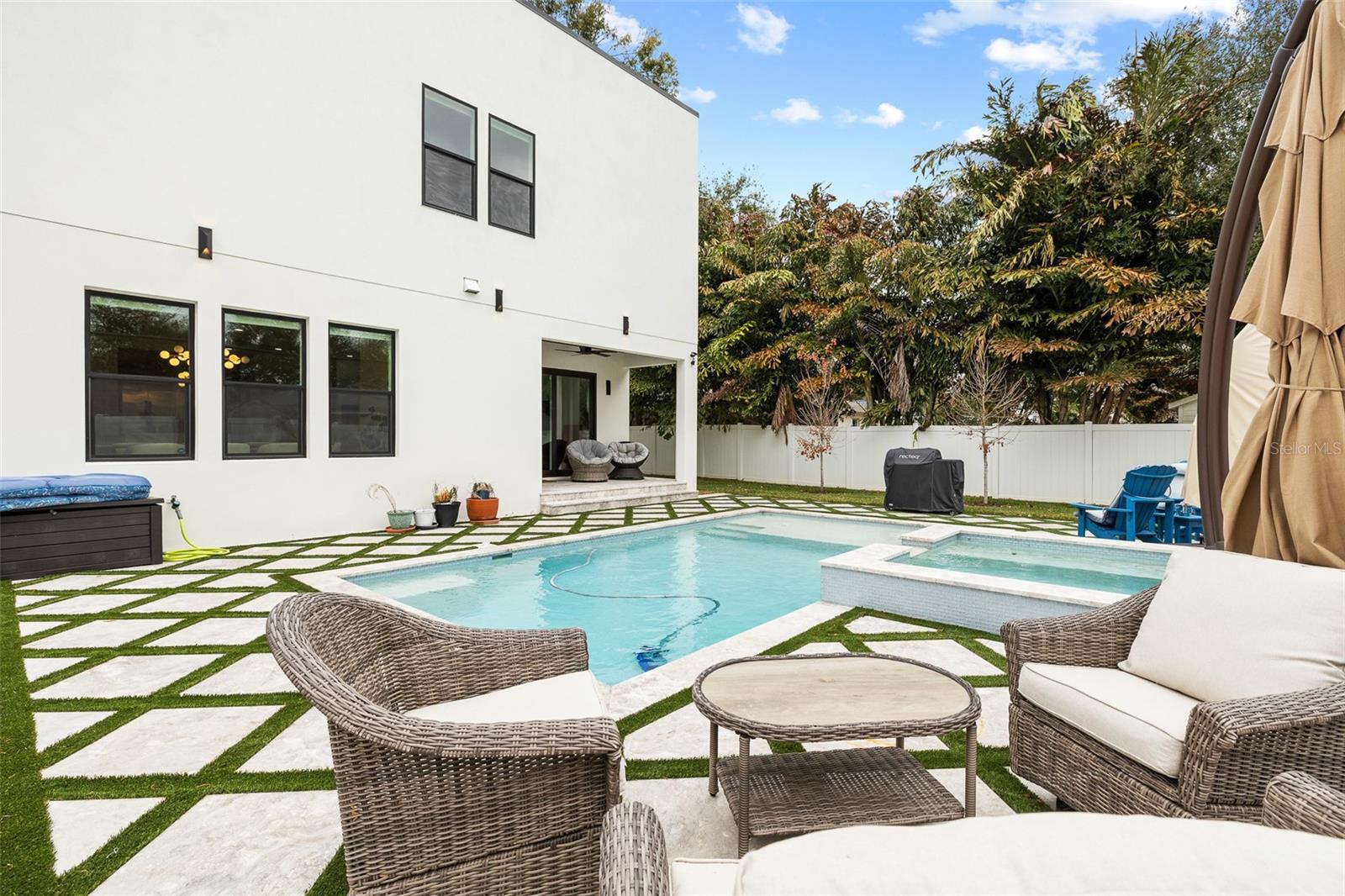 Image 47 of 55 For 910 West Street