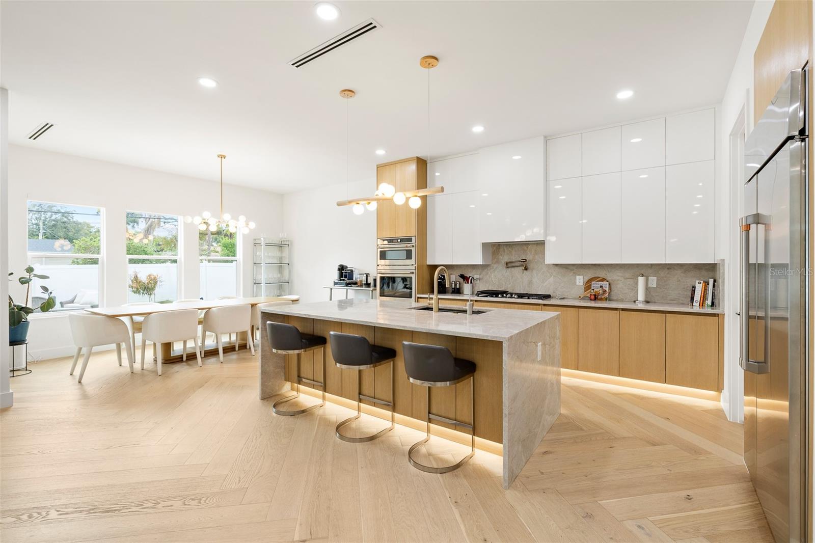 Image 8 of 55 For 910 West Street