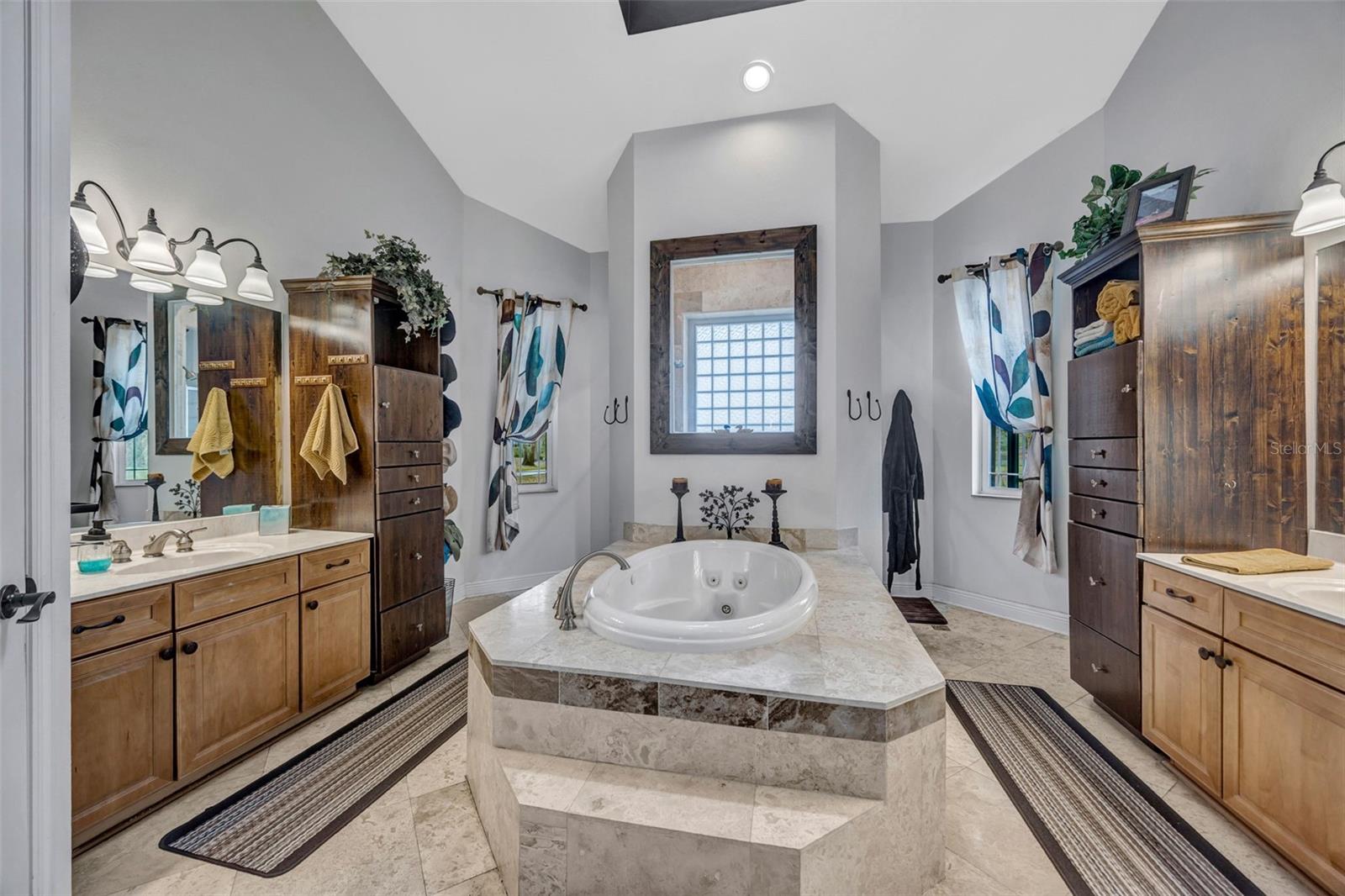 Listing photo id 32 for 1710 Newberger Road