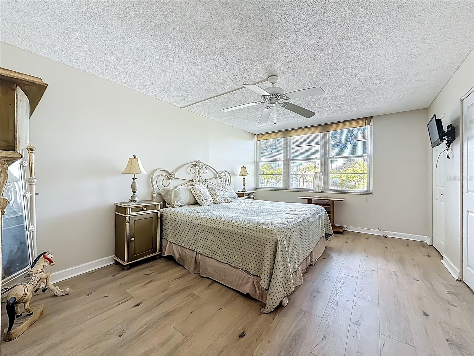 Image 17 of 46 For 7401 Bay Island Drive S 232