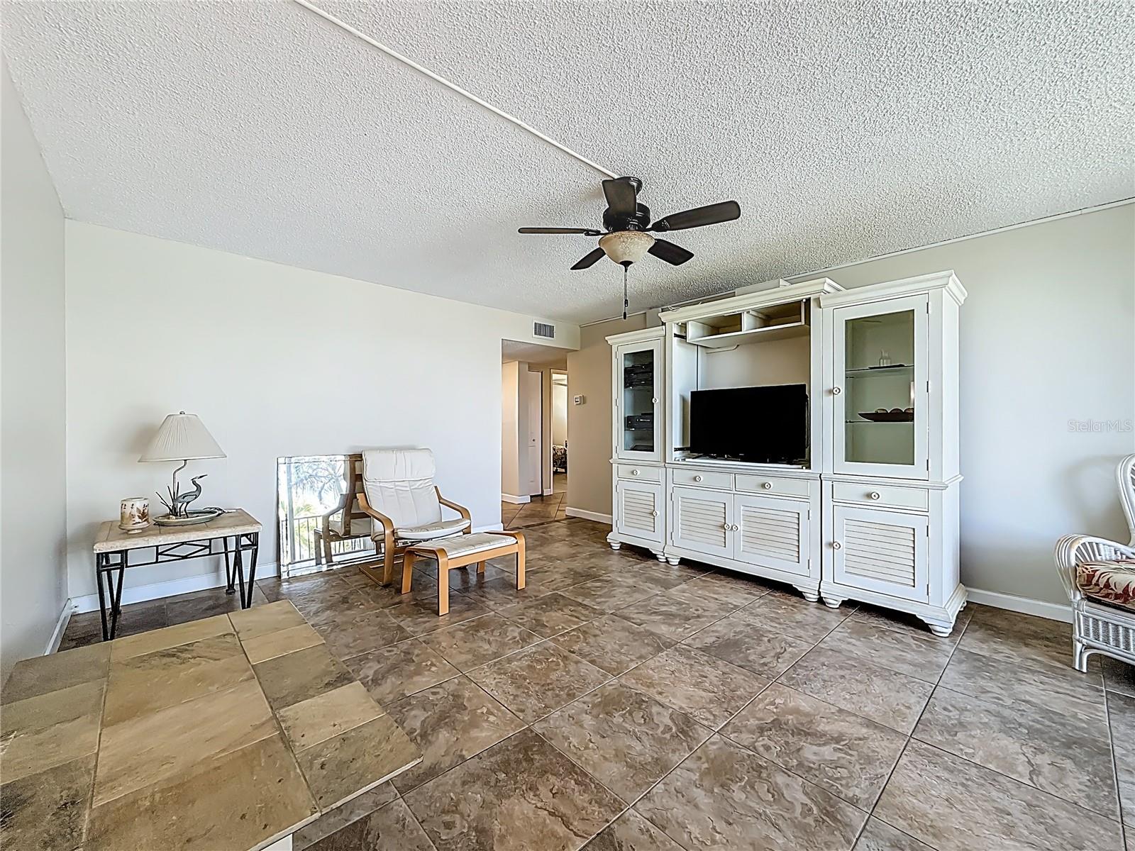 Image 28 of 46 For 7401 Bay Island Drive S 232