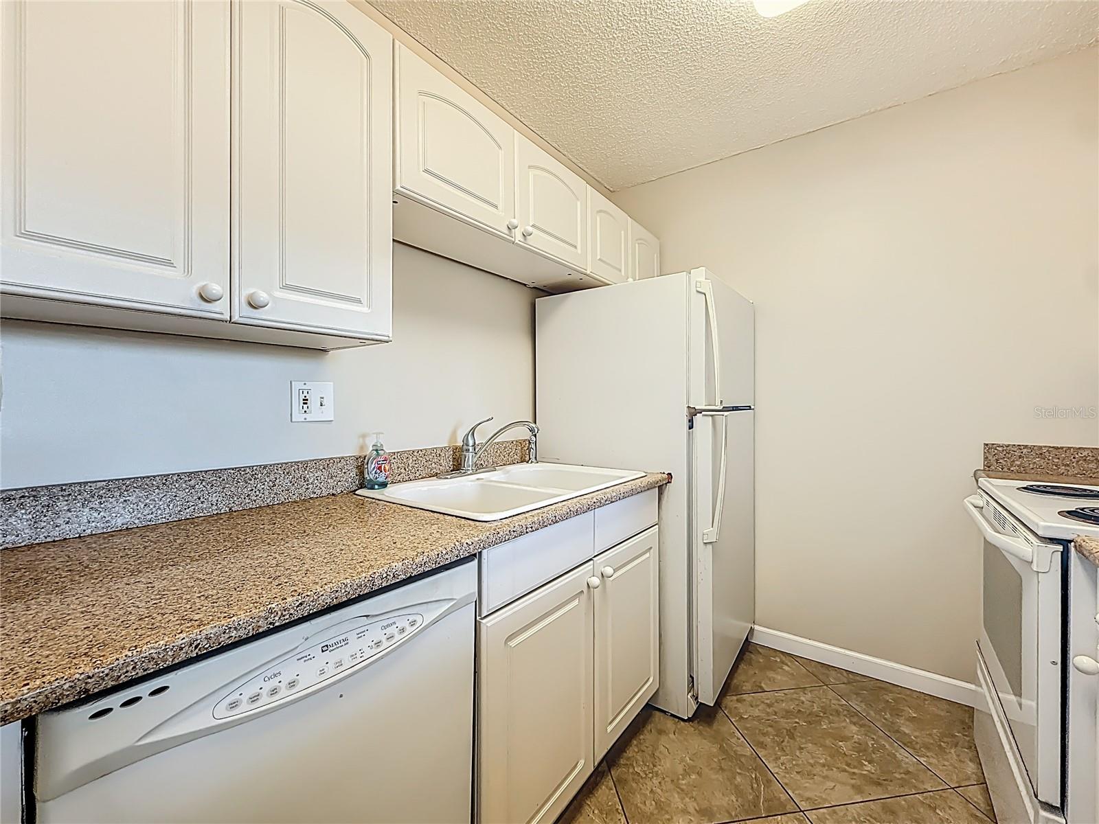 Image 9 of 46 For 7401 Bay Island Drive S 232