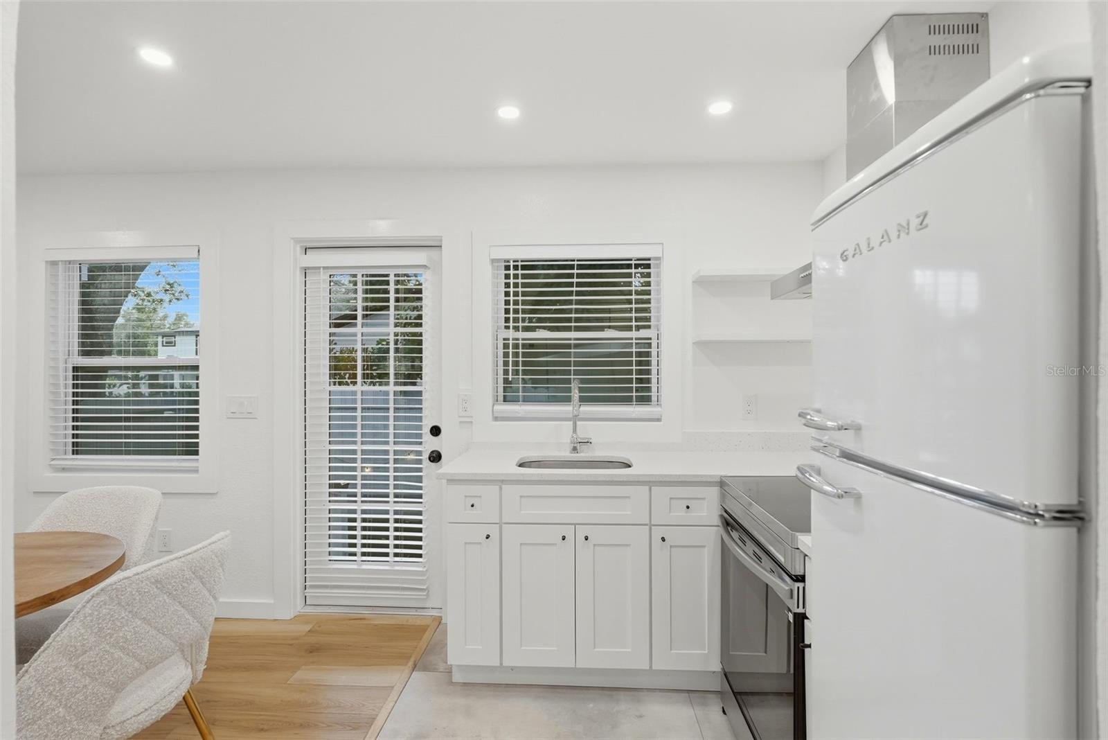 Image 15 of 49 For 4631 Queensboro Avenue S