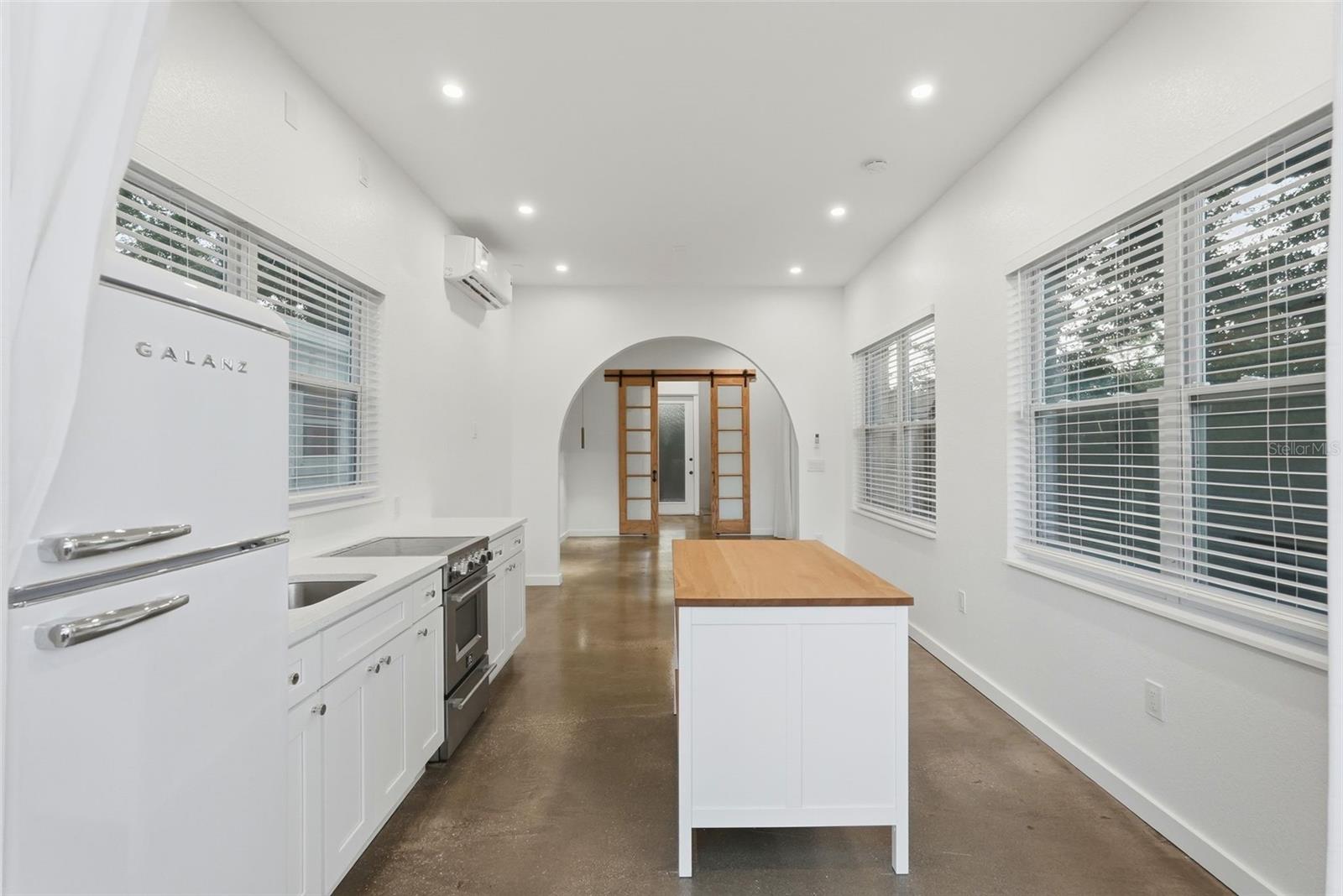 Image 16 of 49 For 4631 Queensboro Avenue S