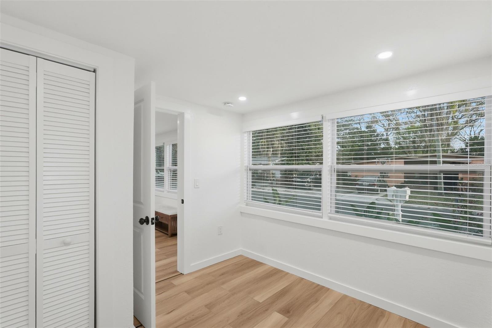 Image 22 of 49 For 4631 Queensboro Avenue S