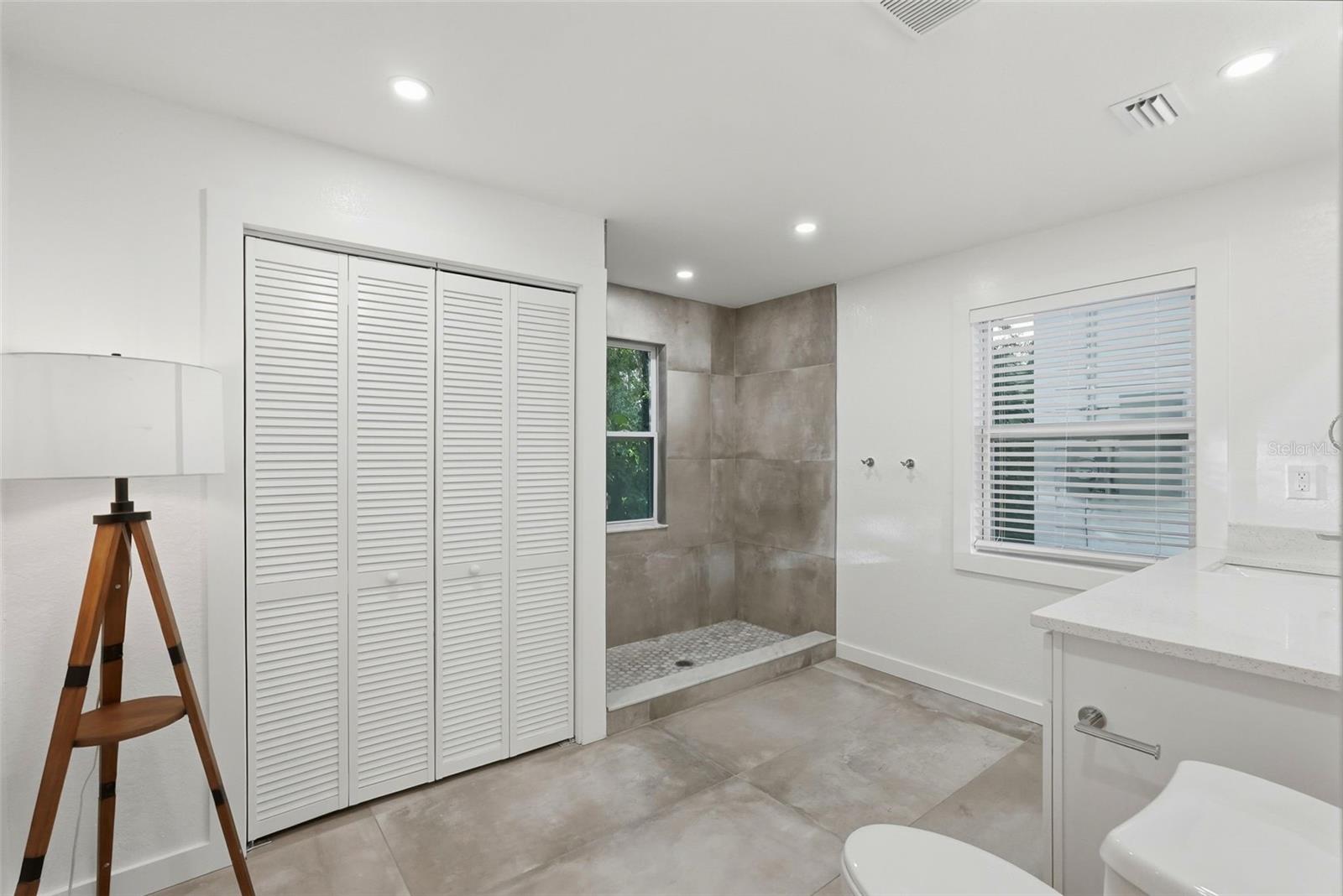 Image 28 of 49 For 4631 Queensboro Avenue S