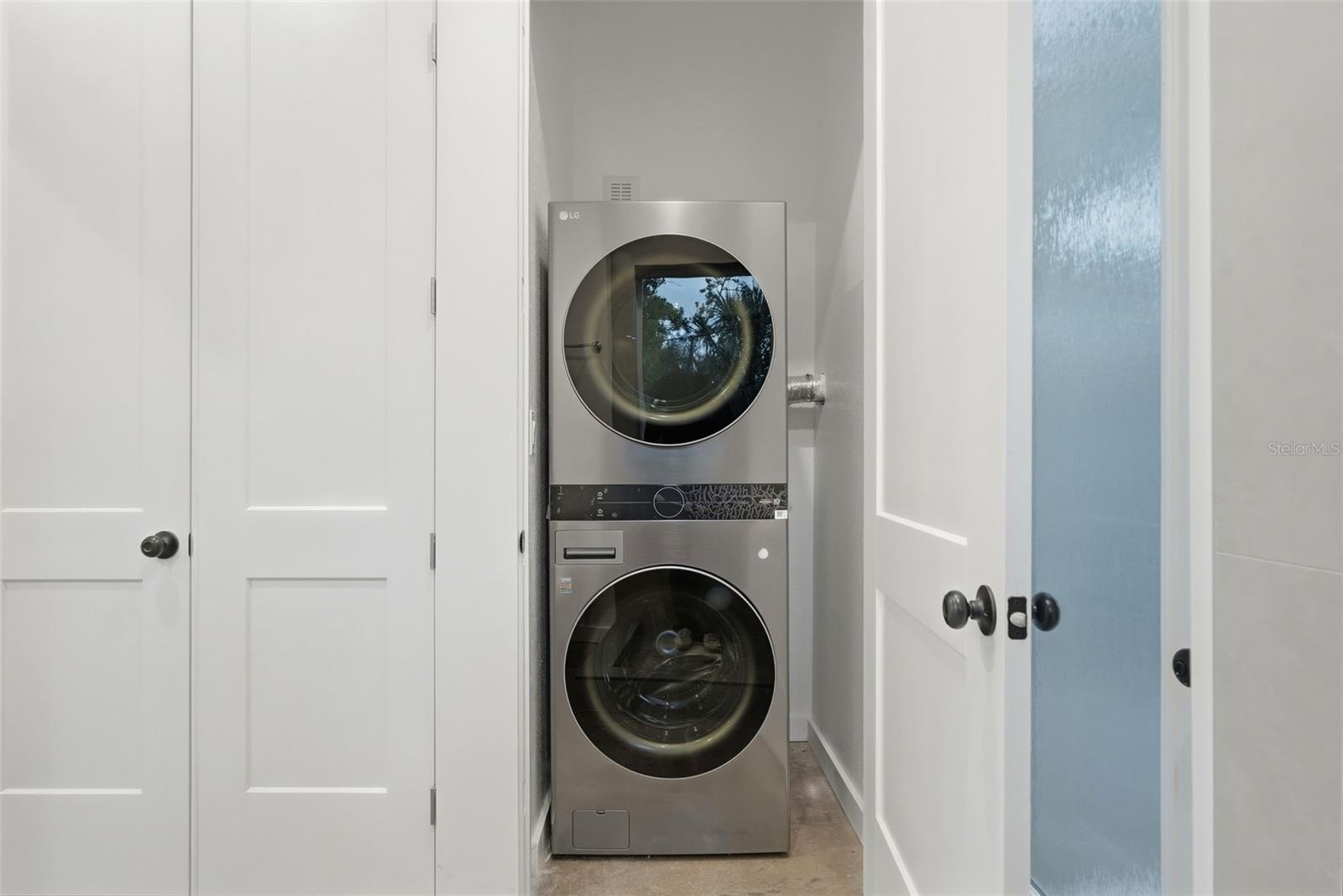 Image 32 of 49 For 4631 Queensboro Avenue S