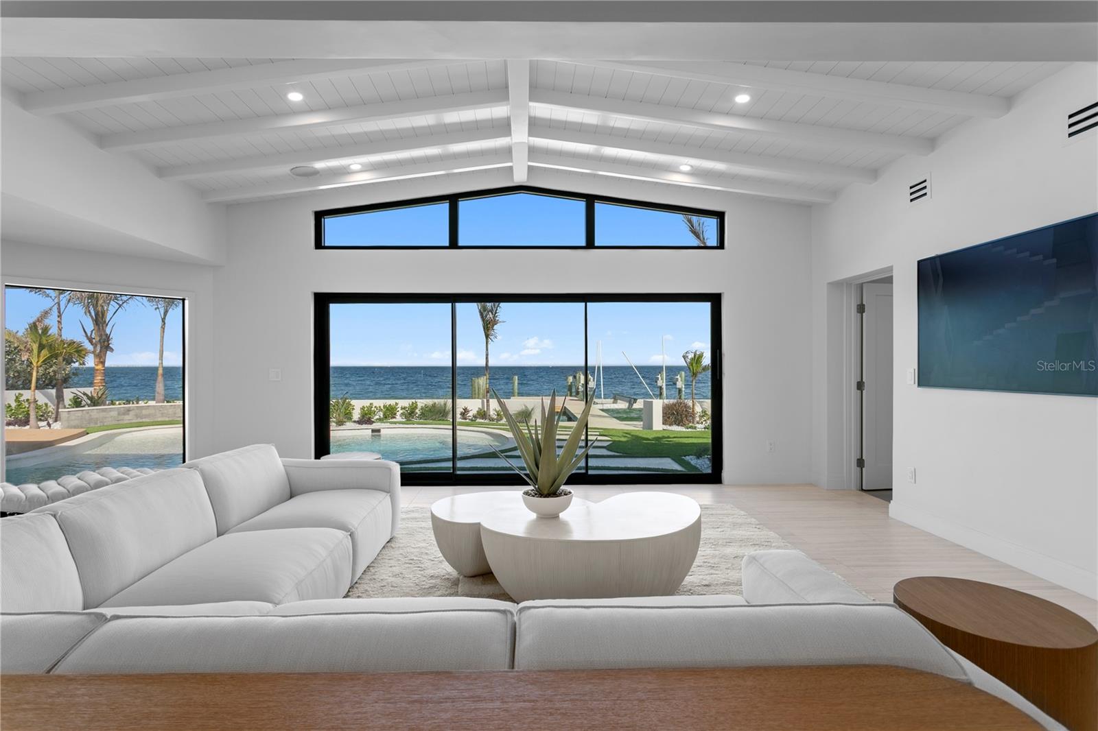 Image 13 of 54 For 2580 Bay Isle Drive Se