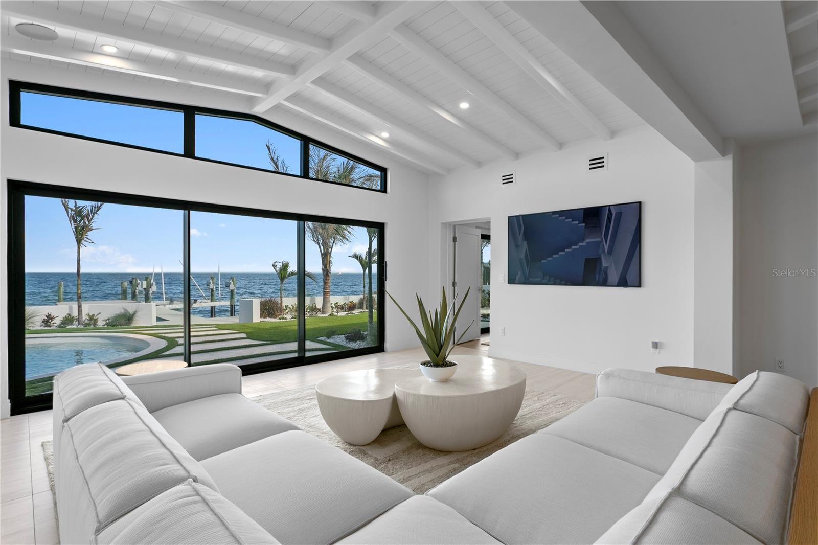 Image 14 of 54 For 2580 Bay Isle Drive Se