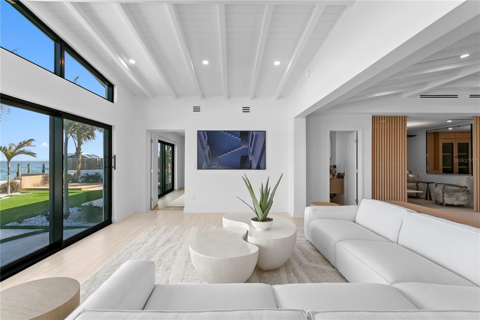 Image 17 of 54 For 2580 Bay Isle Drive Se