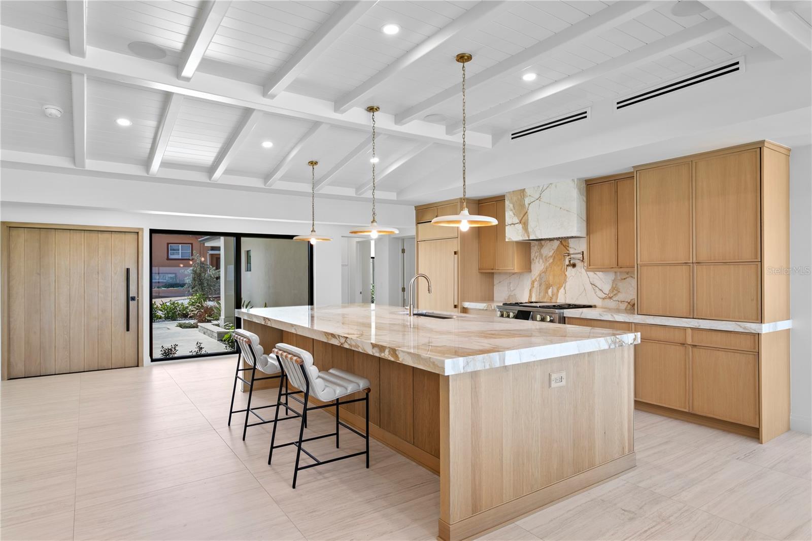 Image 20 of 54 For 2580 Bay Isle Drive Se