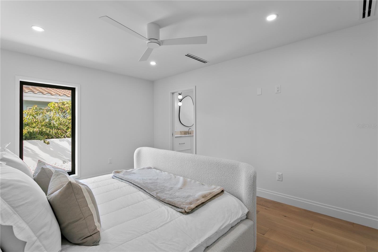 Image 31 of 54 For 2580 Bay Isle Drive Se