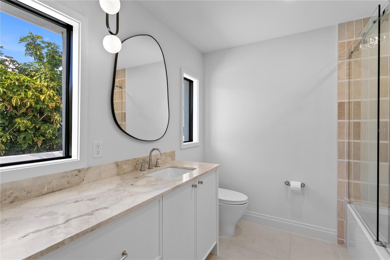 Image 38 of 54 For 2580 Bay Isle Drive Se