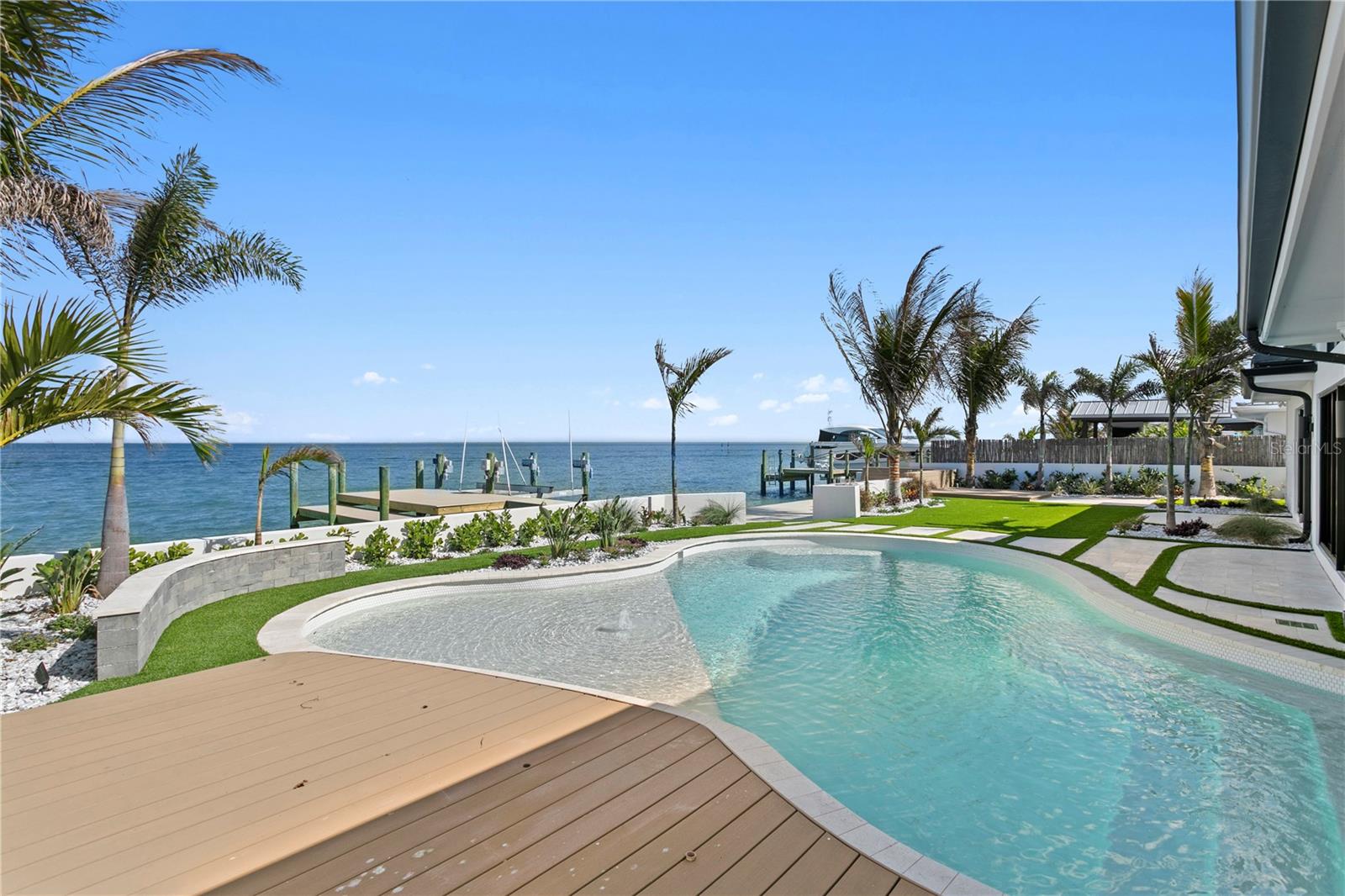 Image 51 of 54 For 2580 Bay Isle Drive Se