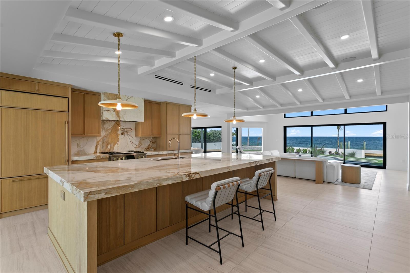 Image 8 of 54 For 2580 Bay Isle Drive Se