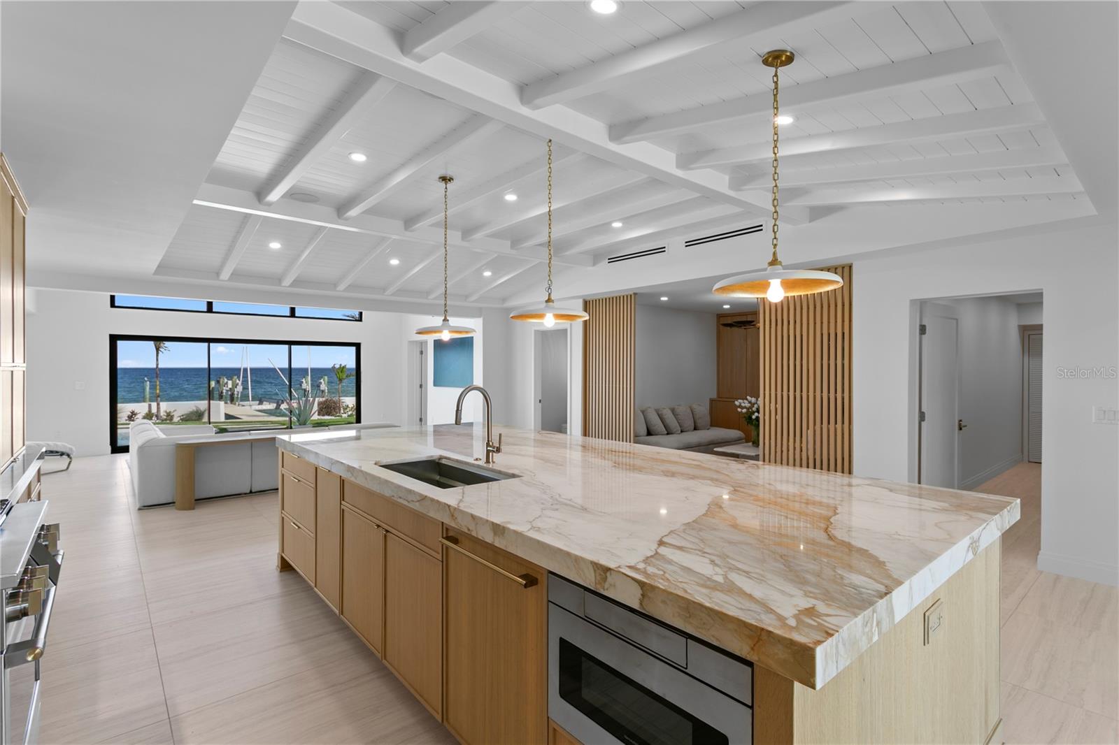 Image 9 of 54 For 2580 Bay Isle Drive Se