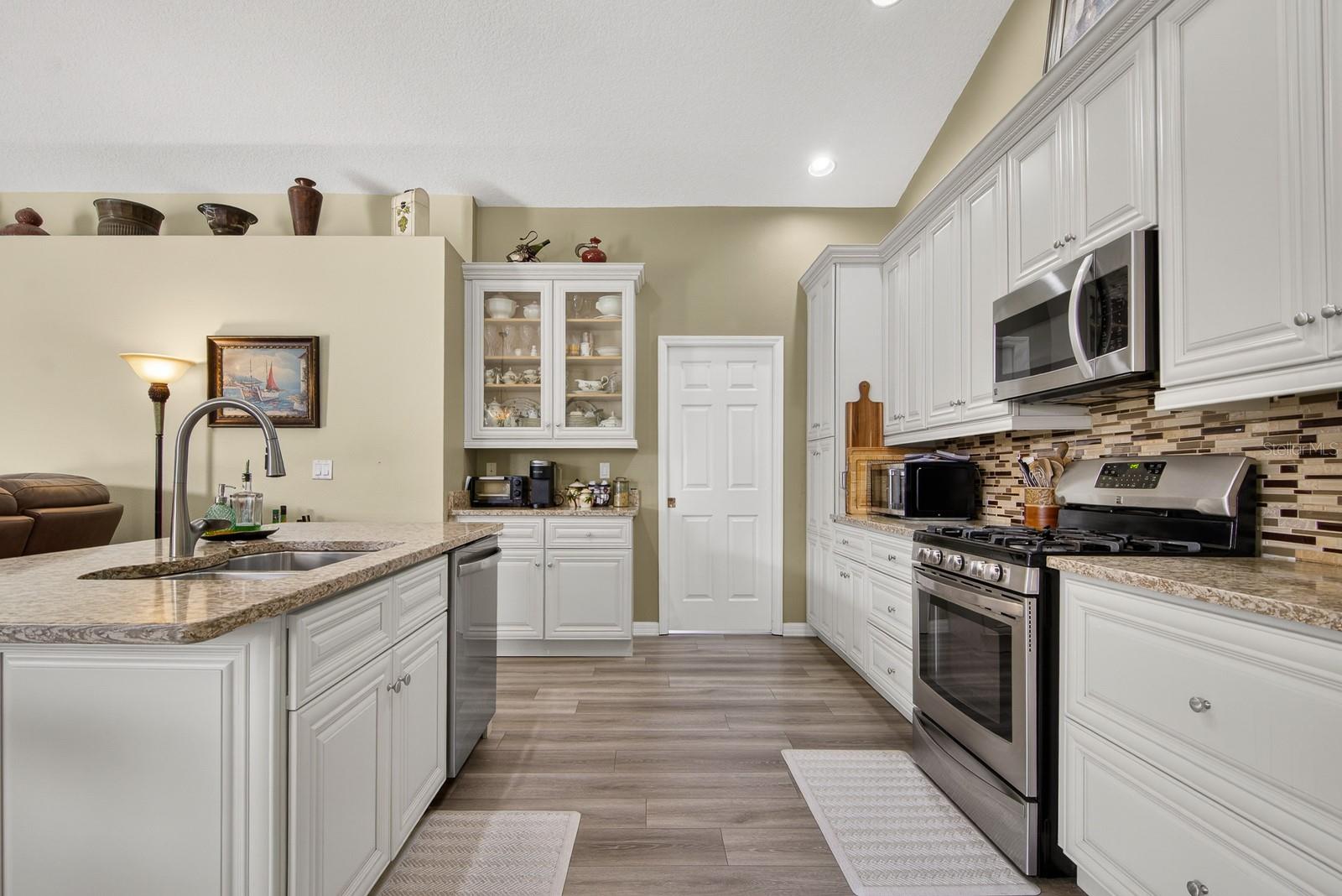 Image 13 of 47 For 9617 Greenbank Drive