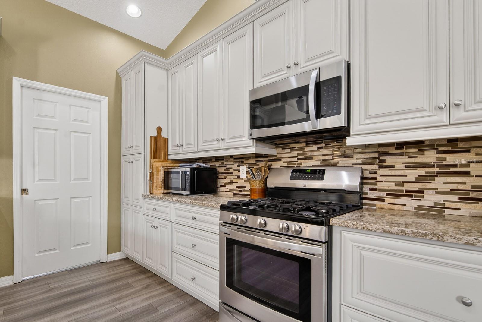 Image 14 of 47 For 9617 Greenbank Drive