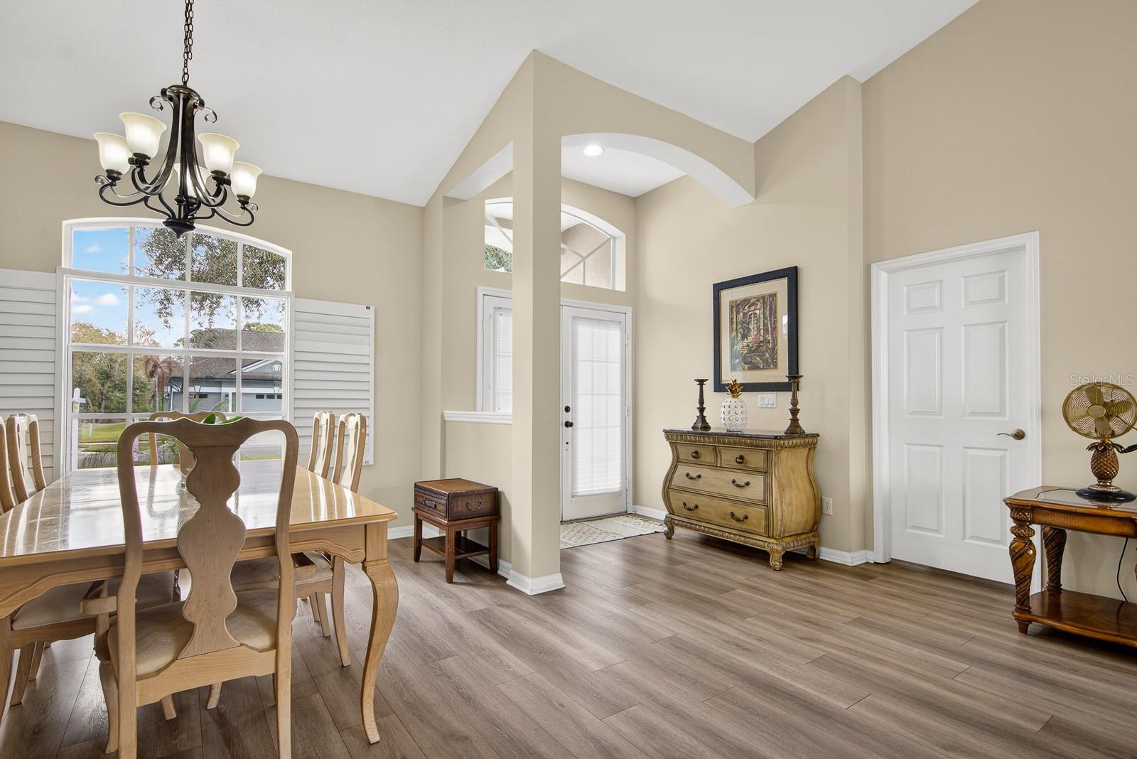 Image 6 of 47 For 9617 Greenbank Drive