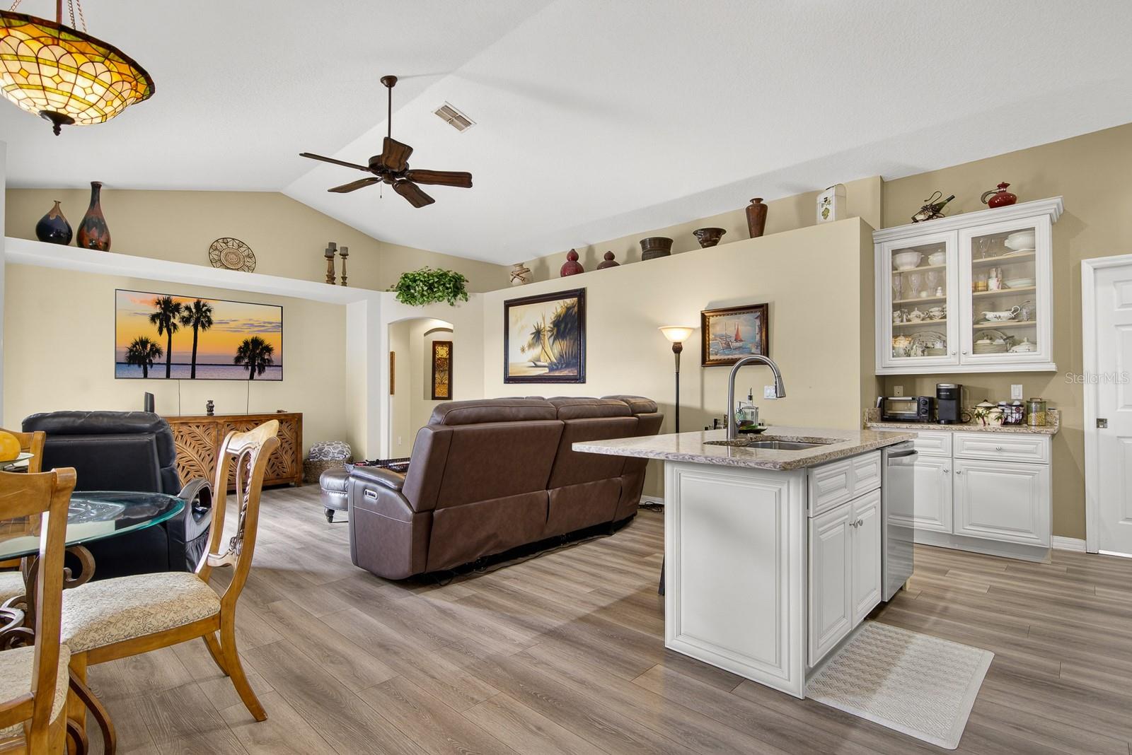 Image 9 of 47 For 9617 Greenbank Drive