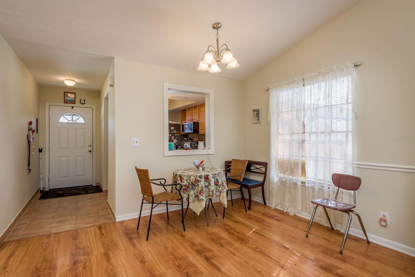 Image 11 of 35 For 2250 Druid Road E 905