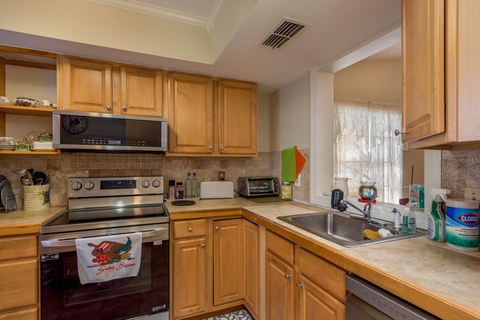 Image 12 of 35 For 2250 Druid Road E 905