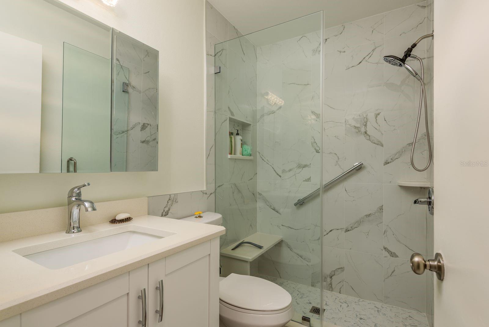 Image 21 of 35 For 2250 Druid Road E 905