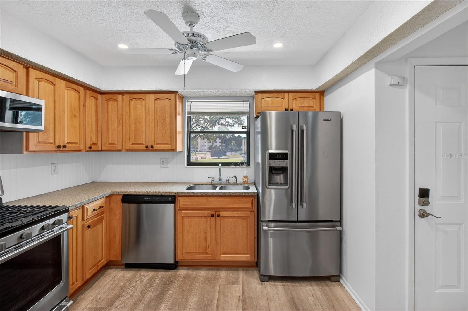 Image 12 of 50 For 5920 80th Street N 203