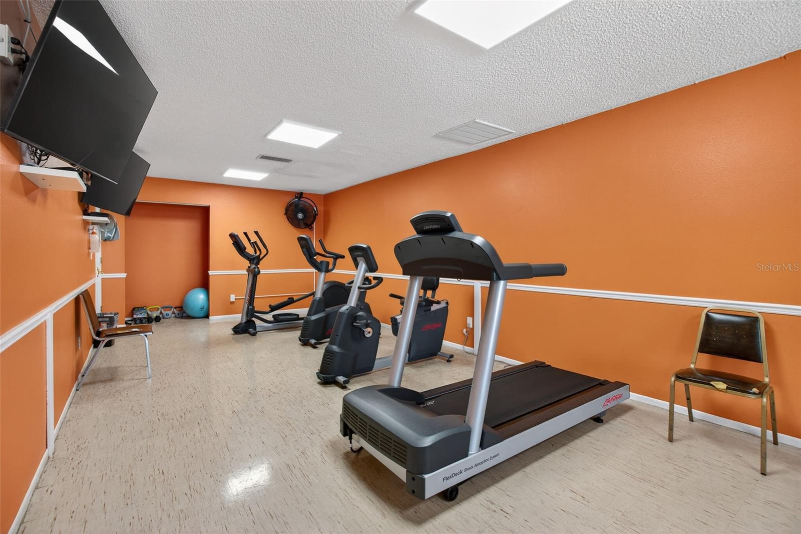 Image 18 of 50 For 5920 80th Street N 203