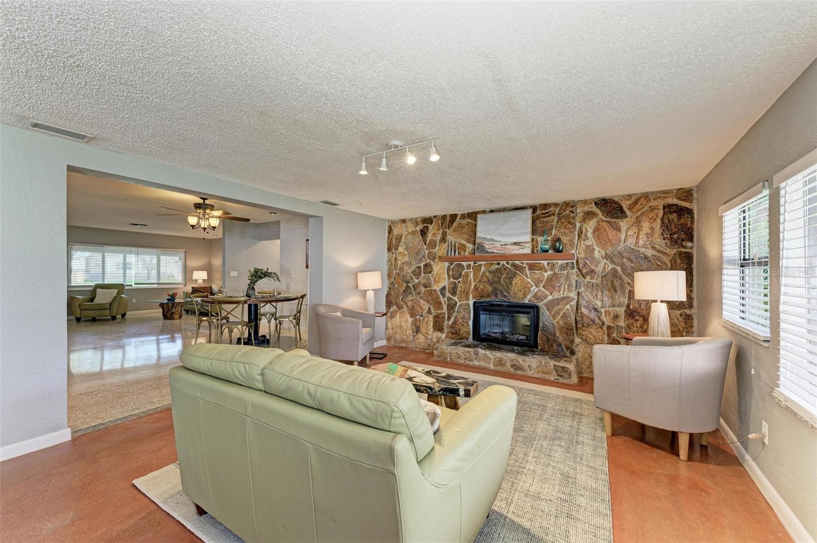 Image 23 of 39 For 6000 Bayou Grande Boulevard Ne