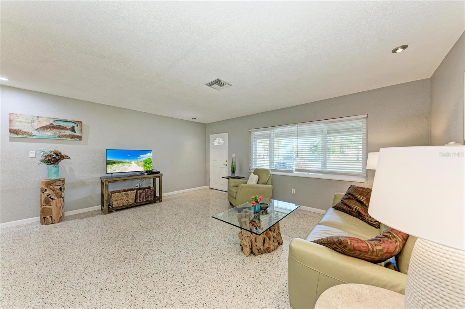 Image 8 of 39 For 6000 Bayou Grande Boulevard Ne