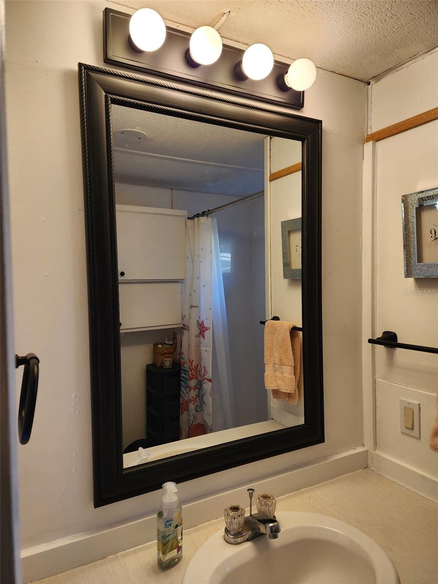 Image 16 of 39 For 7901 40th Avenue N 60