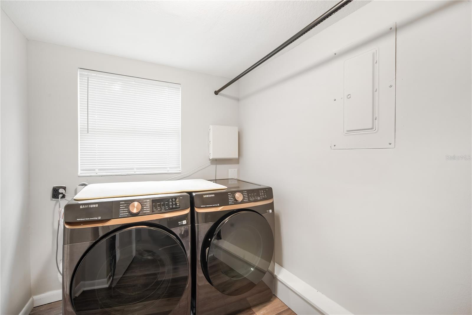 Image 13 of 22 For 9618 Pine Ridge Avenue