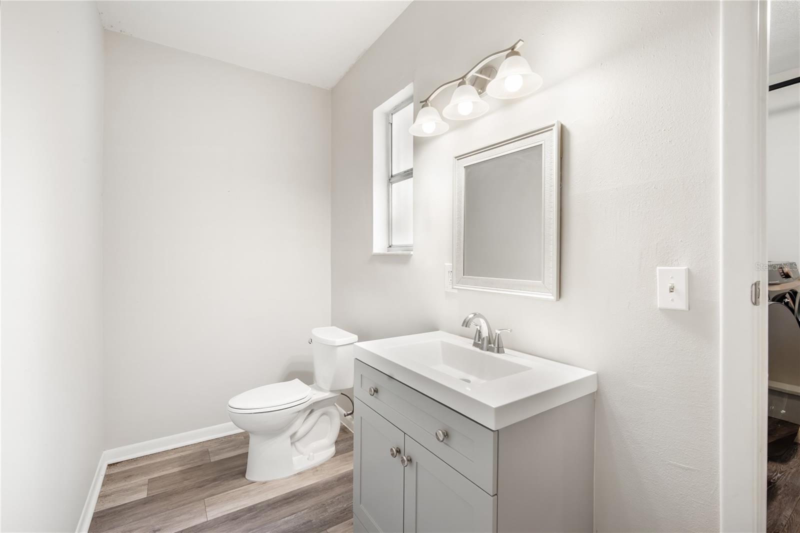 Image 14 of 22 For 9618 Pine Ridge Avenue